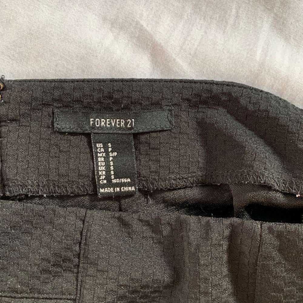 basic black shorts - Picture 3 of 3